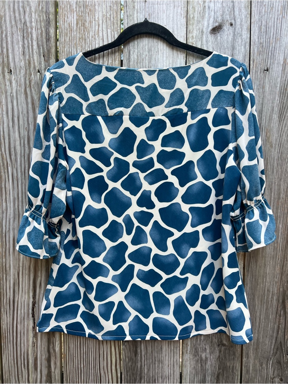 ANN TAYLOR Blue White Giraffe Print 3/4 Ruffle Sleeve Blouse Women’s Medium NWT - Picture 9 of 11
